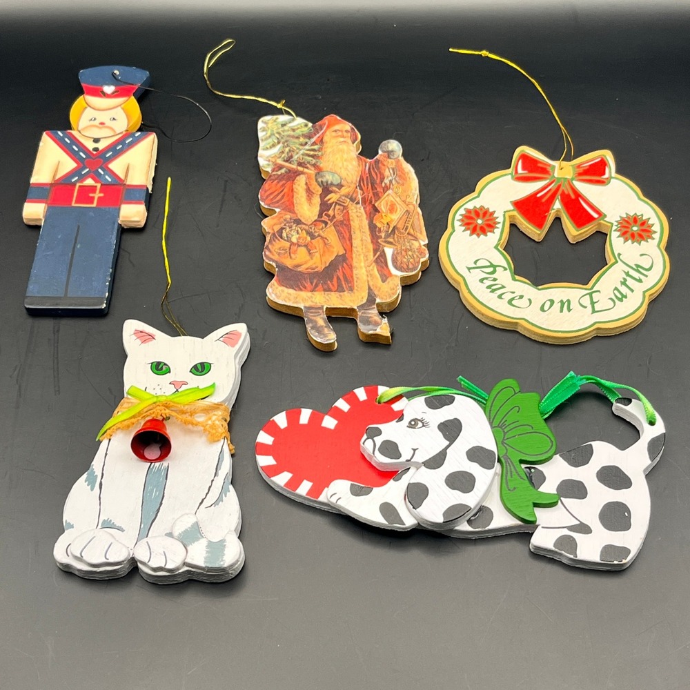 Vtg Lot of Misc. Wooden Christmas Ornaments Soldier Santa‎ Cat Dog Wreath Peace